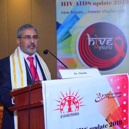 Dr. Ishwar Gilada sharing public-health knowledge